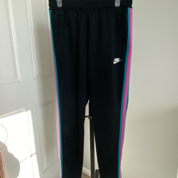 Nike joggers - Picture 1 of 1